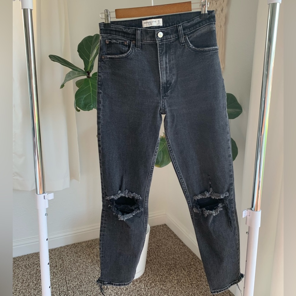 Abercrombie & Fitch High Rise Mom Jean